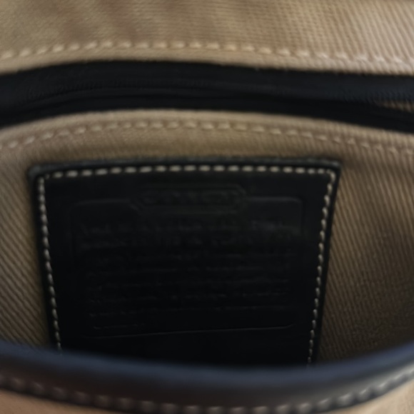 Coach👜 Crossbody Purse ❤️ - Picture 3 of 4
